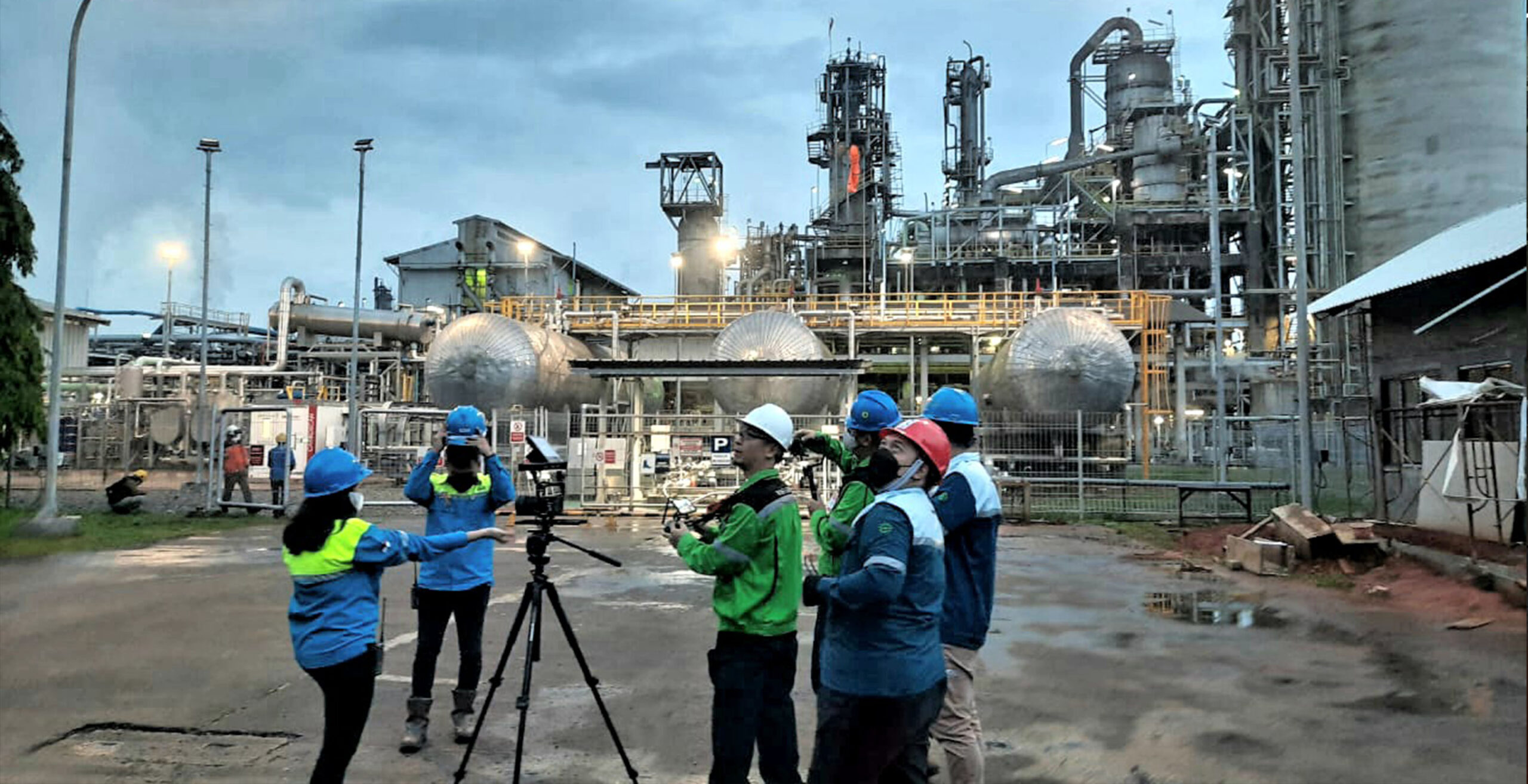 Behind The Scene Tim Anril Film at Petrokimia Factory for Video Company Profile Production